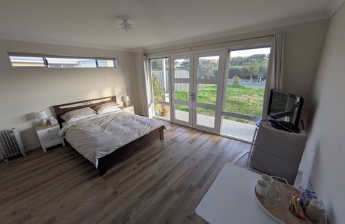 Vasse Apartment | Private Studio Bed and Bath