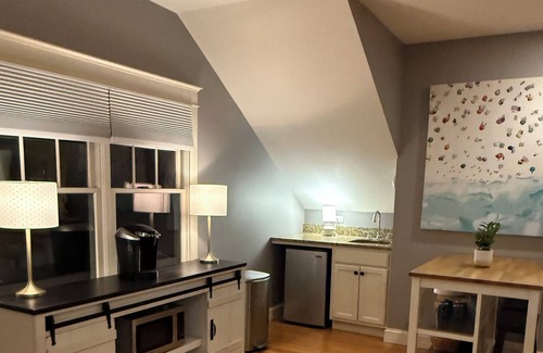 Bristol Apartment | Private studio in Bristol with AC