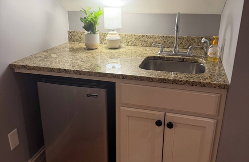Bristol Apartment | Private studio in Bristol with AC