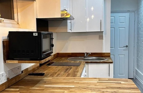 Woolwich Riverside Apartment | Private Studio in Greenwich SE7