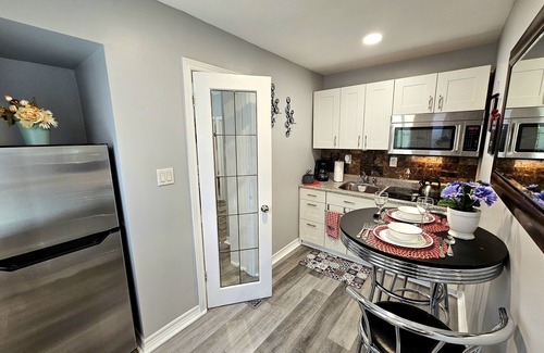Davenport Apartment | Private studio newly renovated in Toronto