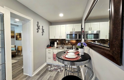 Davenport Apartment | Private studio newly renovated in Toronto