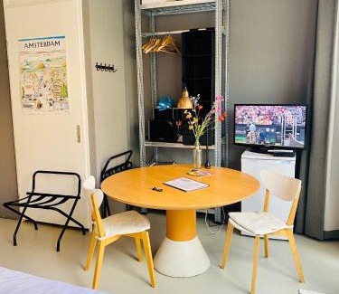 Amsterdam East Bed & Breakfast | Private studio, patio garden and free car parking