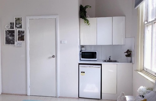 Kingsford Apartment | Private Studio-room In Kingsford with Kitchenette and Private Bathroom Near UNSW, Randwick - ROOM ONLY