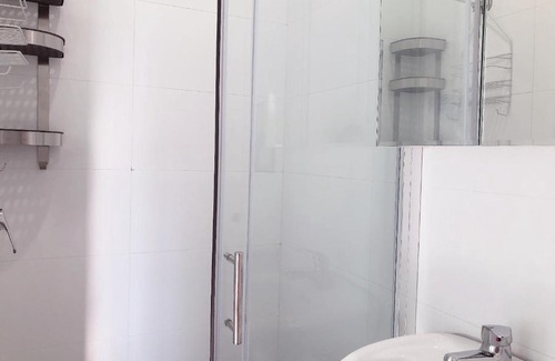 Kingsford Apartment | Private Studio-room In Kingsford with Kitchenette and Private Bathroom Near UNSW, Randwick - ROOM ONLY