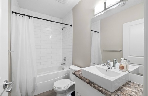 Jasper Place Apartment | Private Suite*Fenced Yard*WEM*Free Parking*Wi-Fi