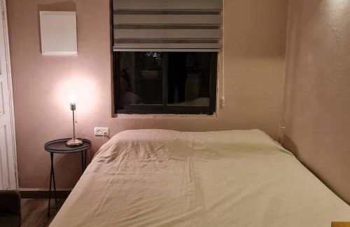 Meqor Hayyim Apartment | Private Swimming Pool ! דירת סטודיו קטנה עם בריכה פרטית