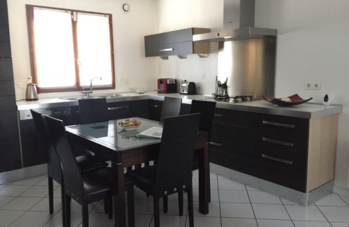 Moirans Villa | Private swimming pool, mountains, lakes, stays and weekends . 2 to 6 people