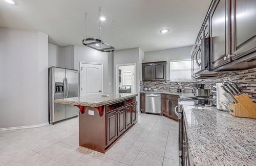 Palmhurst Cottage | Private Theater & Pool: Spacious Mission Home