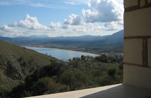 Georgioupolis Villa | Private traditional villas with sea and mountain views 3km from sandy beach