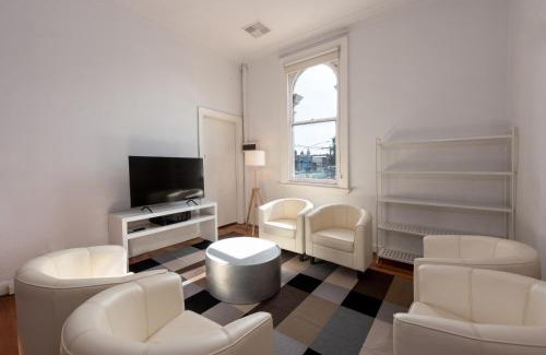 Fitzroy North Hotel | Private Unit in Heritage Building in Fitzroy North
