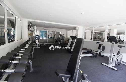 Pratumnak Hill Apartment | private, upscale, neighborhood