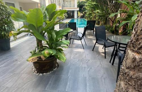 Pratumnak Hill Apartment | private, upscale, neighborhood
