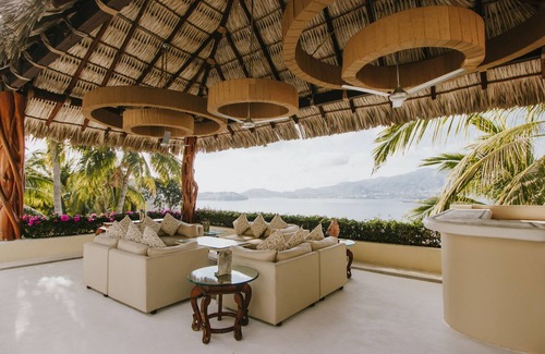 Las Brisas House | Private villa in the most exclusive neighborhood in all of Acapulco "Las Brisas"