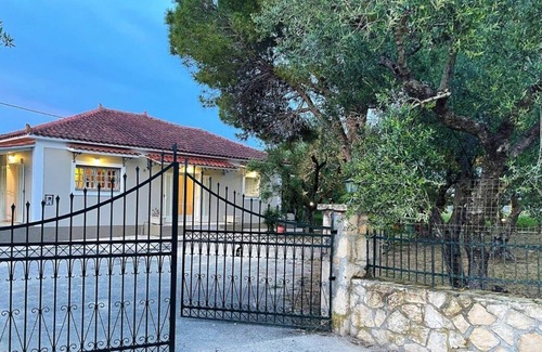 Drosia Villa | Private Villa inside an olive grove - 100m from the sea