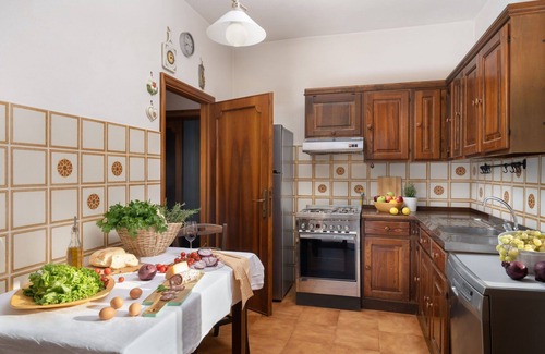 Pergine Valdarno House | Private Villa with private pool, WIFI, A/C, TV, patio, pets allowed, panoramic view, close to Arezzo