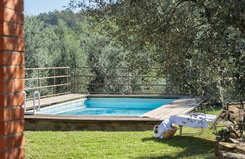 Pergine Valdarno House | Private Villa with private pool, WIFI, A/C, TV, patio, pets allowed, panoramic view, close to Arezzo