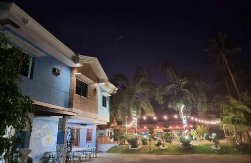 Looc Villa | Private Villa w/pool, wifi, videoke & kitchen access