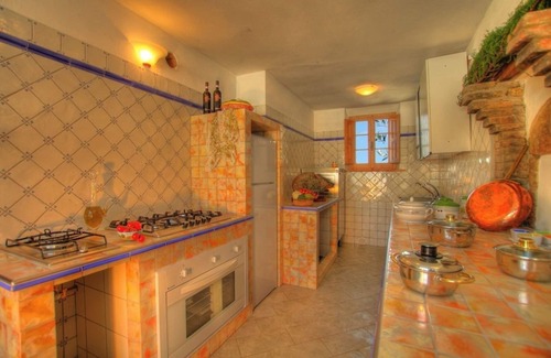 Montepulciano Villa | Private Villa with hot tub, private pool, A/C, WIFI, TV, patio, pets allowed, panoramic view
