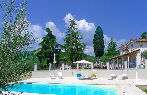 Figline e Incisa Valdarno Villa | Private Villa with A/C, WIFI, private pool, TV, terrace, panoramic view, close to Greve In Chianti