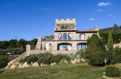 Iano Villa | Private Villa with A/C, private pool, WIFI, TV, terrace, panoramic view, close to San Gimignano