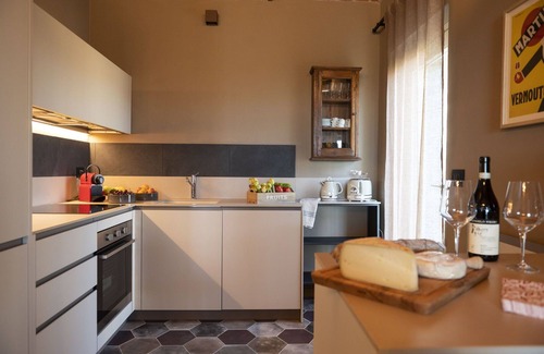 Monteu Roero Villa | Private Villa with hot tub, WIFI, A/C, private pool, sauna, TV, patio, panoramic view, close to Alba