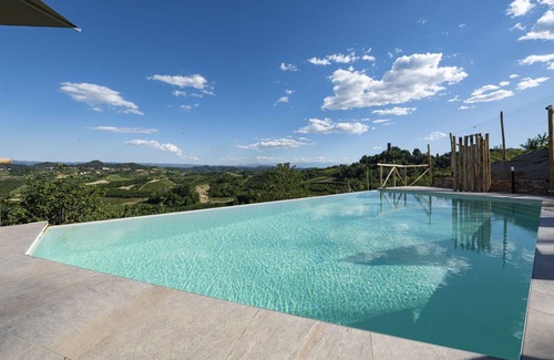 Monteu Roero Villa | Private Villa with hot tub, WIFI, A/C, private pool, sauna, TV, patio, panoramic view, close to Alba