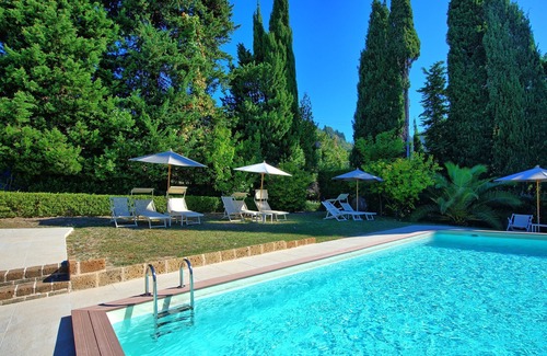 Camaiore Villa | Private Villa with hot tub, WIFI, A/C, private pool, TV, patio, panoramic view, close to Viareggio