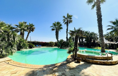 Donnalucata Villa | Private Villa with private pool, WIFI, hot tub, A/C, TV, patio, pets allowed, panoramic view