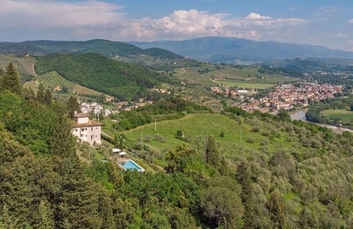 Pontassieve Villa | Private Villa with private pool, WIFI, TV, terrace, panoramic view, parking, close to Florence