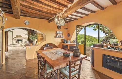 Radda in Chianti Villa | Private Villa with private pool, hot tub, WIFI, TV, patio, panoramic view, close to Greve In Chianti