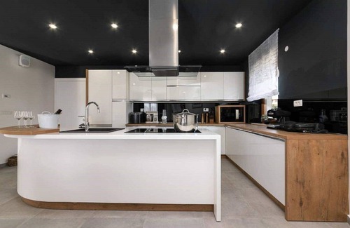 Nova Vas Villa | Private Villa with private pool, WIFI, A/C, hot tub, TV, terrace, pets allowed, panoramic view