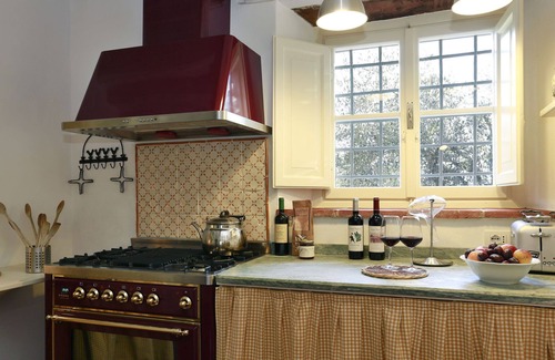 Lucca Villa | Private Villa with private pool, A/C, WIFI, TV, veranda, panoramic view, parking, close to Lucca