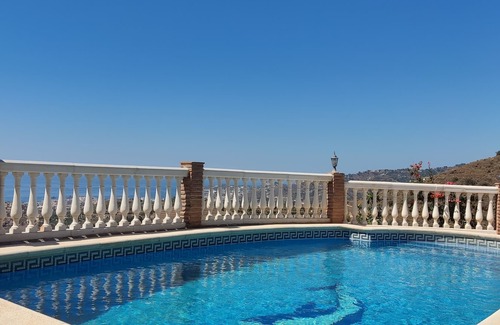Almunecar Villa | Private Villa with Stunning Sea-views, Pool & Wi-Fi
