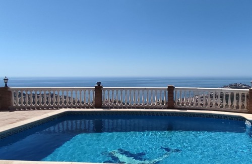 Almunecar Villa | Private Villa with Stunning Sea-views, Pool & Wi-Fi