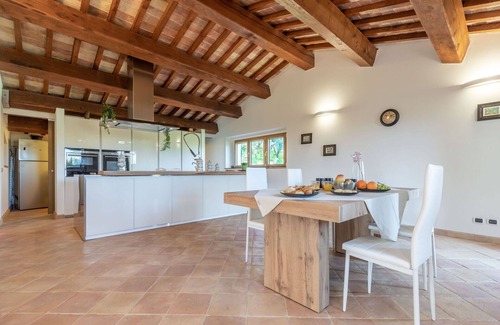 Macerata Villa | Private Villa with WIFI, A/C, private pool, TV, terrace, panoramic view, close to Porto Recanati