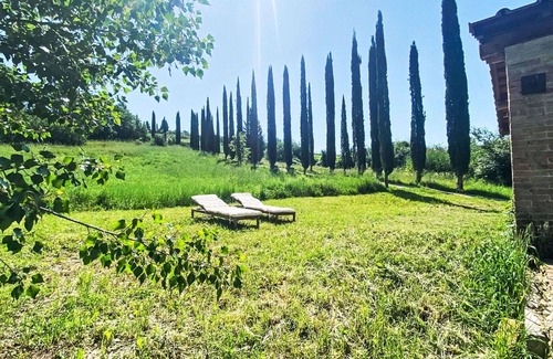 Bollano House | Private Villa with WIFI, private pool, A/C, TV, patio, pets allowed, panoramic view, parking