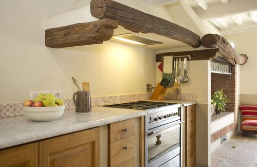 Villabuona Villa | Private Villa with WIFI, A/C, private pool, TV, patio, panoramic view, parking, close to Lucca