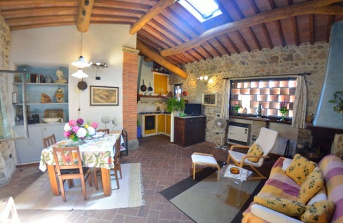 Gello Villa | Private Villa with WIFI, hot tub, private pool, A/C, TV, terrace, pets allowed, panoramic view