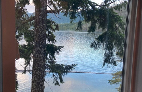 Sproat Lake Cottage | Private Waterfront Lakehouse on Sproat Lake. nQuiet and Serene, Easy Access.