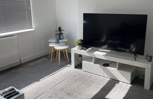 Glasgow Apartment | Privategarden- Freeparking- wd- 2br- Wifi