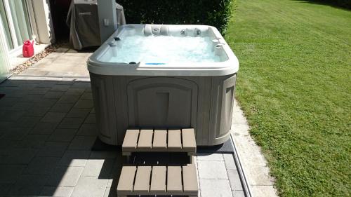 Jona House | Privatzimmer 300m zur S-Bahn Jona