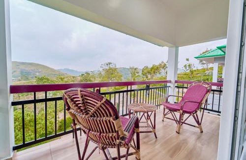 Vagamon Hotel | Priyas Villa Vagamon by VOYE HOMES-Scenic Mountain View
