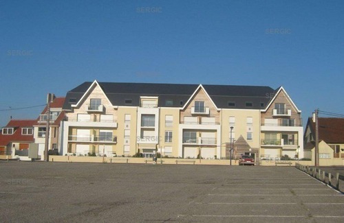 Le Crotoy Apartment | Professional ad - In a new residence facing the sea