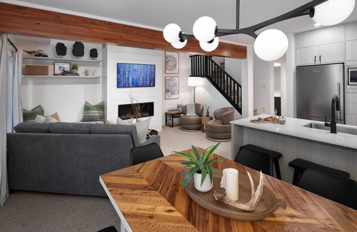 Blackcomb House | Professionally Renovated throughout during Fall 2022! Garage, walk to slopes. Exquisite