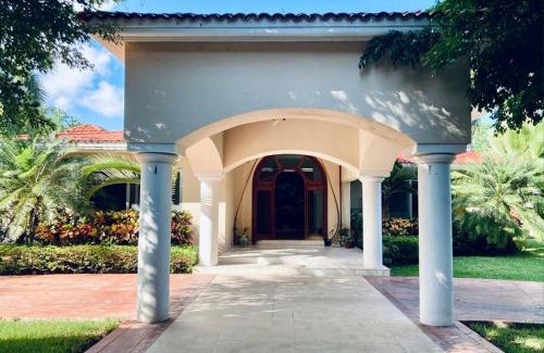 Cancun Villa | Profile 2