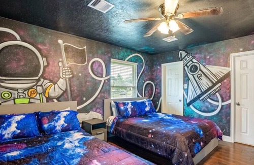 Willow Meadows/Willowbend Area House | PROLIFIC THEME|3BR|SPACIOUS YARD|CONTENT GEM 💎