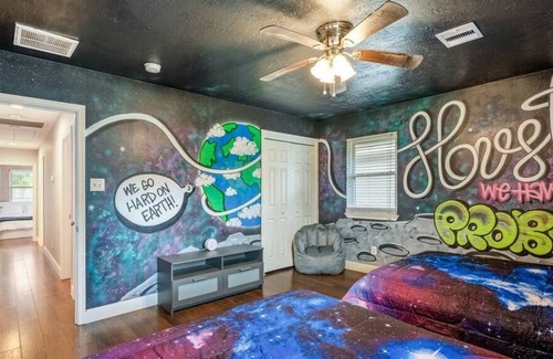 Willow Meadows/Willowbend Area House | PROLIFIC THEME|3BR|SPACIOUS YARD|CONTENT GEM 💎