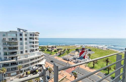 Mouille Point Apartment | Promenade Paradise