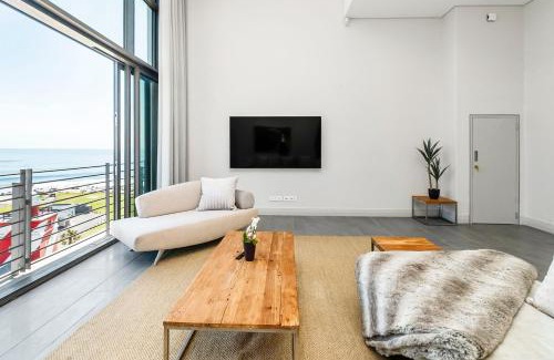 Mouille Point Apartment | Promenade Paradise